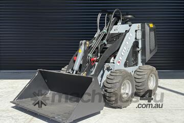 Derette DRT320W 13HP Mini Loader With GP Bucket, Briggs & Stratton Engine, Auto Bucket Levelling