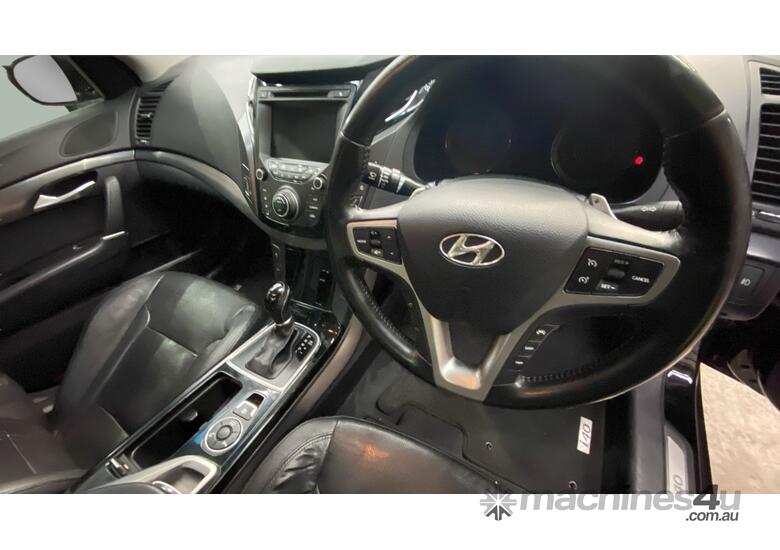 caption 2013 Hyundai i40 Premium Sedan Petrol (Auto)