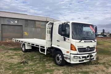 2017 Hino FE SERIES TRUCK 6.6M TRAY Tray
