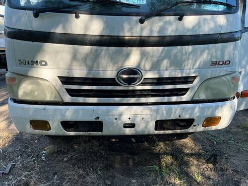 caption 2011 Hino 300 616 Pantech
