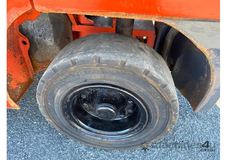 caption 2021 Toyota 32-8FG30 Forklift