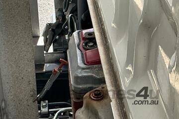 Hino 2019   300 616 Table Top