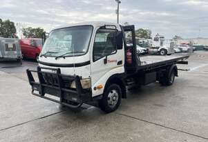 Hino 2003   Dutro 4x2 Tilt Tray