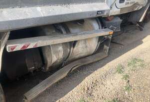 Mack 2002   Fleet-Liner Tipper