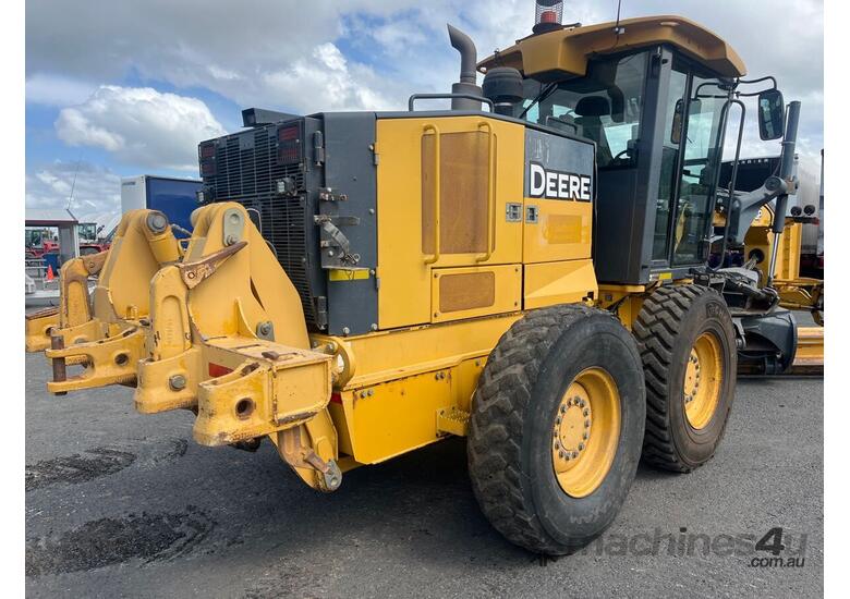 2010 John Deere 670 G Articulated Grader