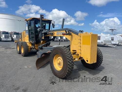 2010 John Deere 670 G Articulated Grader
