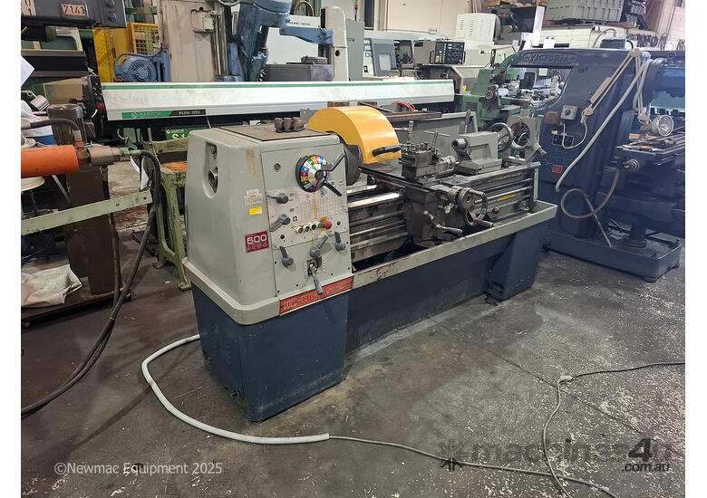Colchester Triumph 2000 Centre Lathe