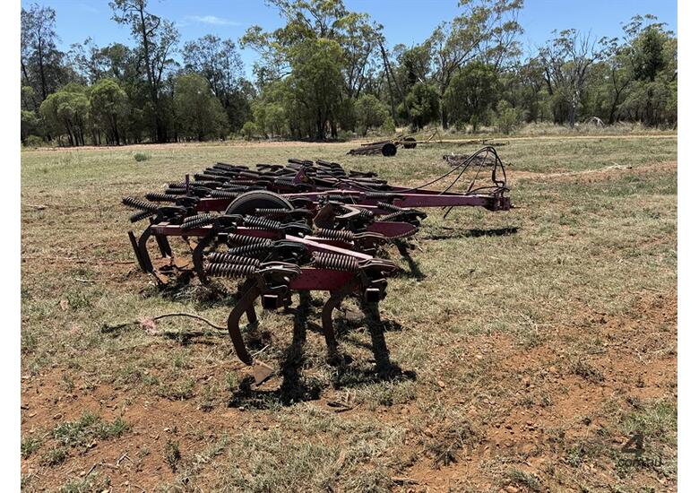 International 2-11 Scarifier 