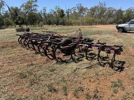 International 2-11 Scarifier  - picture2' - Click to enlarge