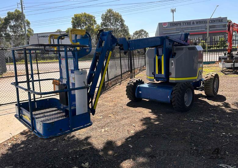 2012 Genie Z34 22IC - 34ft 4x4 Knuckle Boom Lift image 3