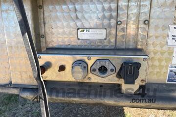 2017 FTE 3A Tri Axle Tri Axle Refrigerated Pantech Trailer