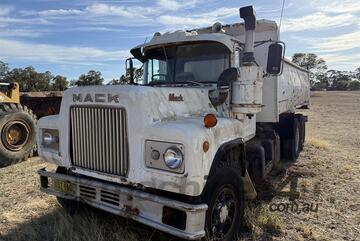 Mack 1970   R600 TIPPER
