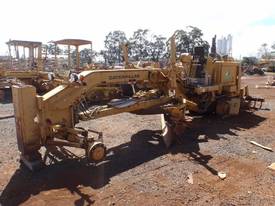 Caterpillar 120G Grader Dismantling - picture0' - Click to enlarge