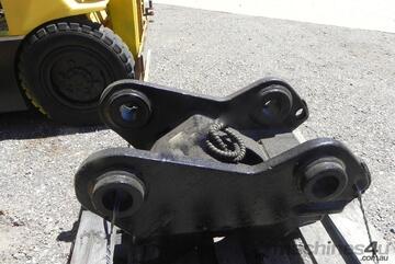 Kato 3066 Quick Hitch Attachments Kato 3066 Quick Hitch Attachments