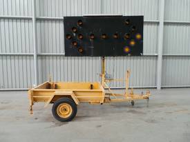 1997 Sunshine Trailer Arrow Board - picture0' - Click to enlarge