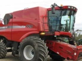 CASE IH 7120 HARVESTER - picture1' - Click to enlarge