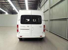 LDV V80 Van Van - picture2' - Click to enlarge