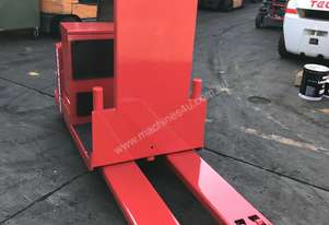 ACTIVE FORKLIFTS - Raymond 8500 Center Rider Pallet Jack Electric