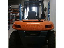 TOYOTA DIESEL USED FORKLIFT - picture2' - Click to enlarge