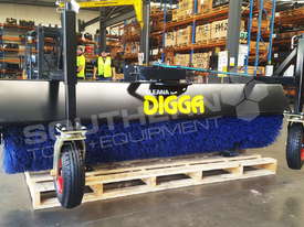 2500mm Hydraulic Angle Skid Steer Bucket Broom Sweeper ATTBOM - picture0' - Click to enlarge