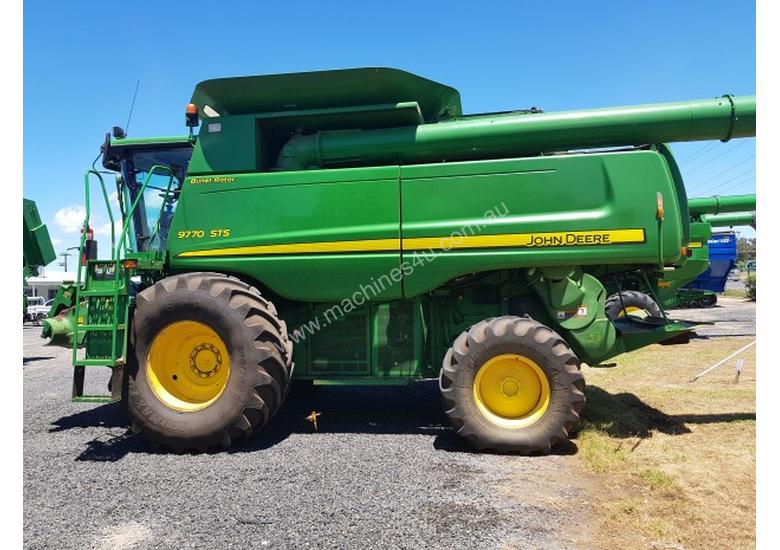 caption John Deere 9770 STS Header(Combine) Harvester/Header