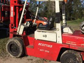 Nissan 4 tonne forklift, Container mast, Side shift - picture0' - Click to enlarge