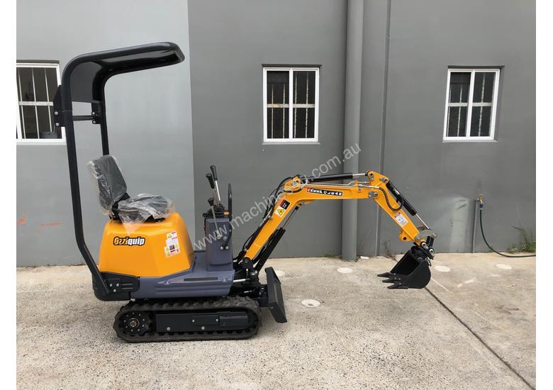 caption Ozziquip 700D Mini Excavator