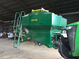 Simplicity FM2-2500 Air Seeder Seeding/Planting Equip - picture0' - Click to enlarge