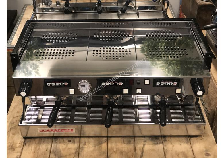 caption LA MARZOCCO LINEA CLASSIC AV 3 GROUP ESPRESSO COFFEE MACHINE - BABY BLUE CAFE