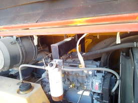 C110-9 compressor , 2200 hrs ,  starts and runs , dismantling machine all parts available - picture2' - Click to enlarge