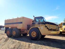 Caterpillar 740 Water Truck - picture2' - Click to enlarge