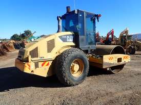 Caterpillar CS56 Smooth Drum Roller - picture1' - Click to enlarge