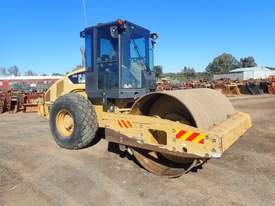 Caterpillar CS56 Smooth Drum Roller - picture2' - Click to enlarge
