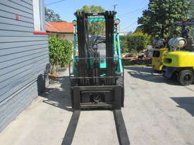 Mitsubishi 2.5 ton Container Mast Used Forklift #1483 - picture1' - Click to enlarge