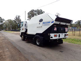 Isuzu FRR600 Sweeper Truck - picture2' - Click to enlarge