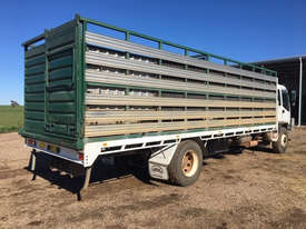 Isuzu 950 Long Tray Truck - picture1' - Click to enlarge