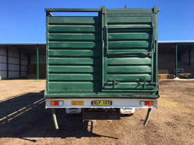 Isuzu 950 Long Tray Truck - picture2' - Click to enlarge