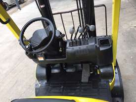 HYSTER H 2.0TX Counterbalance Forklift with Side-shift Refurbished & Repainted - picture2' - Click to enlarge