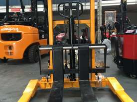 BRAND NEW Hangcha Manual stacker  - picture0' - Click to enlarge