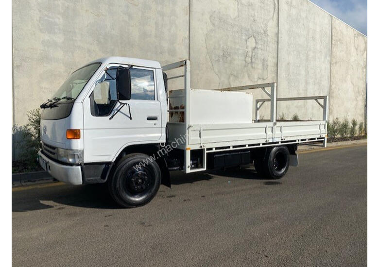 caption Toyota DYNA 300 Tray Truck