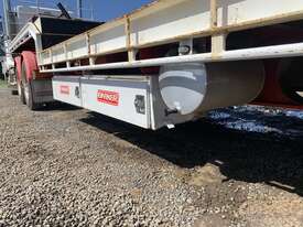 Barker 45' Drop Deck c/w 25t Hydraulic Rear Ramps c/w Self Steer Axle - picture2' - Click to enlarge