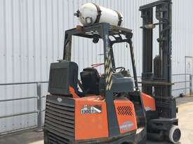 2.0T CNG Narrow Aisle Forklift - picture1' - Click to enlarge