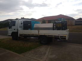 Wet and Dry Sandblaster mounted on Truck - picture0' - Click to enlarge