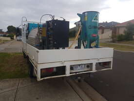 Wet and Dry Sandblaster mounted on Truck - picture0' - Click to enlarge