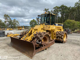 Caterpillar 815F compactor - picture0' - Click to enlarge