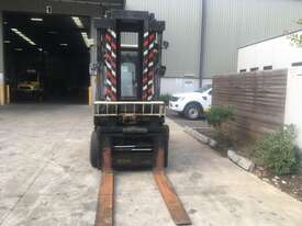 8.0T Diesel  Counterbalance Forklift - picture0' - Click to enlarge