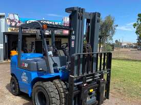 2019 Heli 5T Forklift - Hire - picture1' - Click to enlarge
