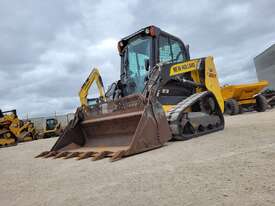 2017 NEW HOLLAND C227 TRACK LOADER WITH 1805 HOURS - picture0' - Click to enlarge