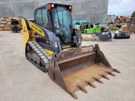 2017 NEW HOLLAND C227 TRACK LOADER WITH 1805 HOURS - picture1' - Click to enlarge