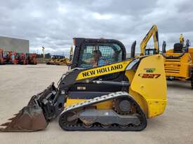 2017 NEW HOLLAND C227 TRACK LOADER WITH 1805 HOURS - picture2' - Click to enlarge